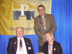 Mr. and Mrs Larry Minniear National Director of the N Fof P visited with Charles Groeteke at the CPAC Pachyderm booth.